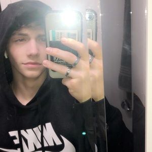 Meet your Posher, Robb